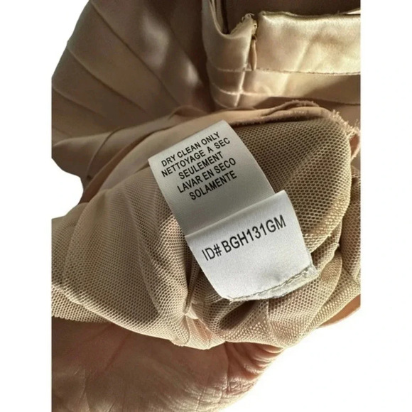 BCBGMaxazria halter Deep V-Neck Backless Pleated Mini Dress Size 4 - Picture 4 of 6